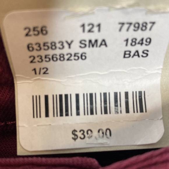 Brand new Maurices maroon High-rise cropped jeans - Picture 7 of 7